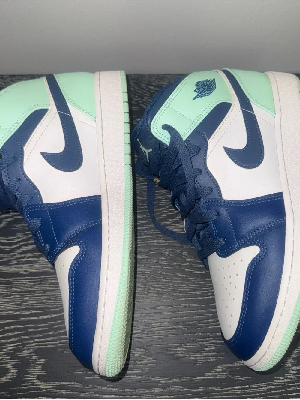 Nike Air Jordan 1 Mid Blue Mint Youth Size 7Y Basketball Sneakers Athletic Shoes